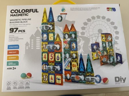 قطع مغناطسيه ملونهColorful magnetic