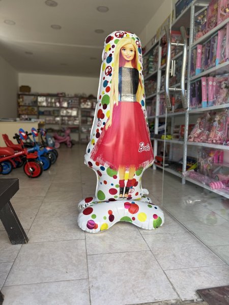 ‏ بالون باربي طول 148سم وعرض 58سم